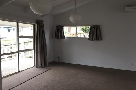 Photo of property in 1/48 Strid Road, Te Atatu South, Auckland, 0610