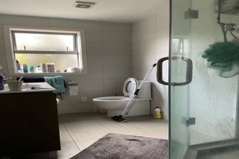 Photo of property in 4 Seaton Road, Murrays Bay, Auckland, 0630