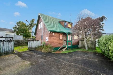 Photo of property in 2/92 Target Road, Totara Vale, Auckland, 0629
