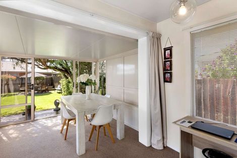 Photo of property in 77 Farquhars Road, Redwood, Christchurch, 8051