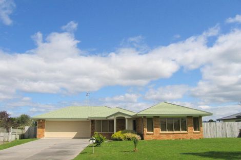 Photo of property in 36 Larisa Grove, Papamoa Beach, Papamoa, 3118