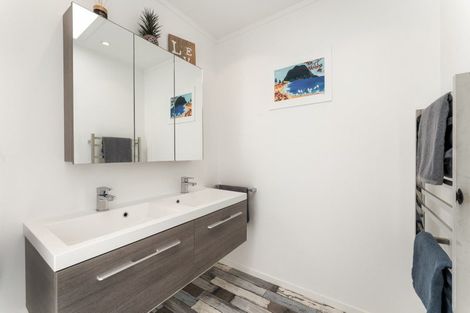 Photo of property in 31 Dingadee Street, Welcome Bay, Tauranga, 3112