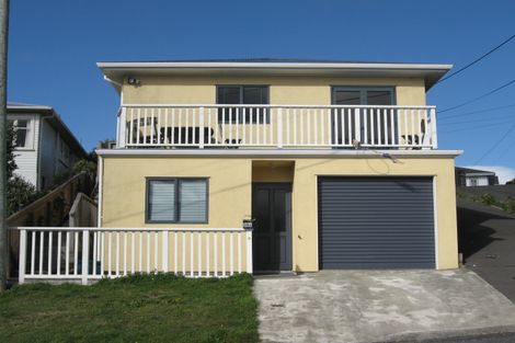 Photo of property in 36 Kenmore Street, Newlands, Wellington, 6037