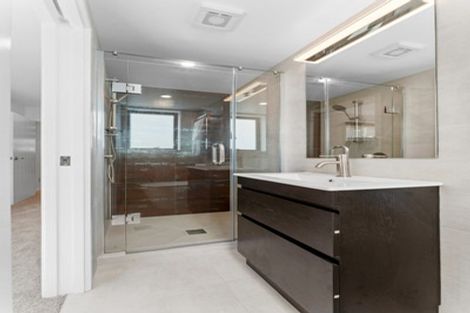 Photo of property in 5/18 Sylvan Crescent, Te Atatu South, Auckland, 0610