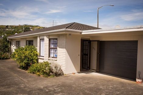 Photo of property in 45c Oxford Street, Tawa, Wellington, 5028