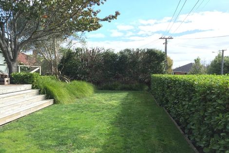 Photo of property in 5 Taratoa Street, Point England, Auckland, 1072