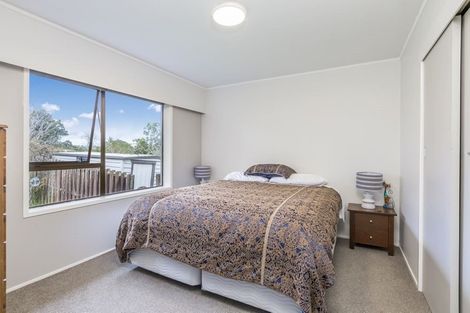 Photo of property in 2/20 Gladys Avenue, Glenfield, Auckland, 0629