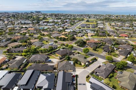 Photo of property in 2 Maara Close, Papamoa Beach, Papamoa, 3118