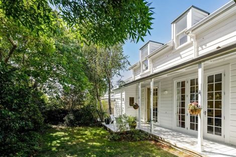 Photo of property in 10 Harriett Street, Thorndon, Wellington, 6011