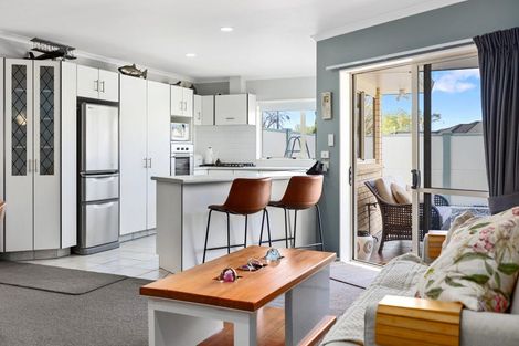 Photo of property in 2 Ashmore Court, Bethlehem, Tauranga, 3110