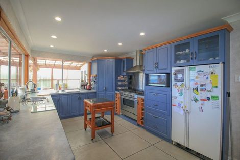 Photo of property in 160 Marine Parade, Bluff, 9814