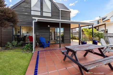 Photo of property in 17b Bowes Crescent, Strathmore Park, Wellington, 6022