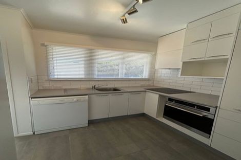 Photo of property in 17 Tui Glen Road, Birkenhead, Auckland, 0626