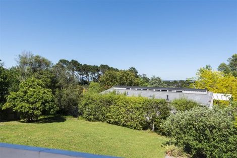 Photo of property in 9 Rosecamp Road, Beach Haven, Auckland, 0626