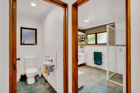 Photo of property in 3 Fairfax Terrace, Frankleigh Park, New Plymouth, 4310