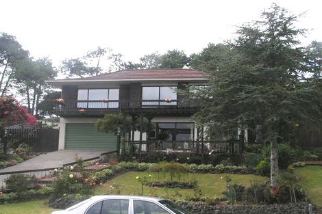 Photo of property in 3 Longwood Place, Forrest Hill, Auckland, 0620