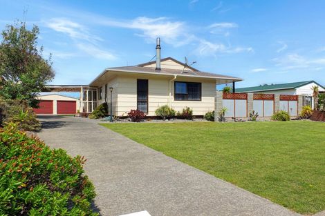 Photo of property in 20 Cousins Avenue East, Foxton Beach, Foxton, 4815