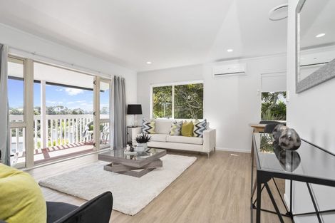 Photo of property in 18 Ian Marwick Place, Birkenhead, Auckland, 0626