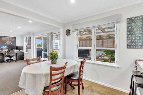 Photo of property in 12 Tawa Street, Levin, 5510