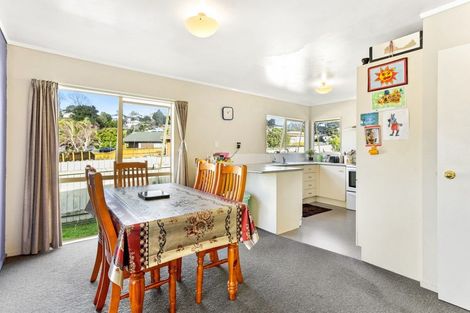 Photo of property in 22 Broadfield Street, Massey, Auckland, 0614