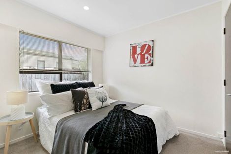 Photo of property in 1/38a Moore Street, Hillcrest, Auckland, 0627