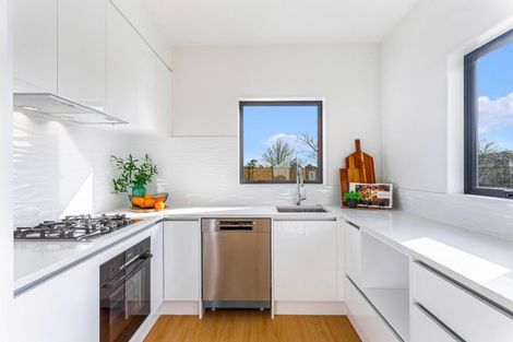 Photo of property in 23a West Harbour Drive, West Harbour, Auckland, 0618