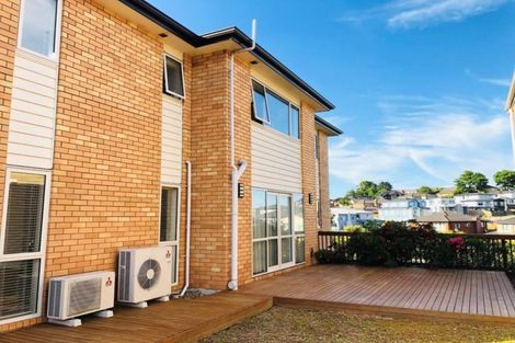 Photo of property in 24 Sohlue Place, Oteha, Auckland, 0632