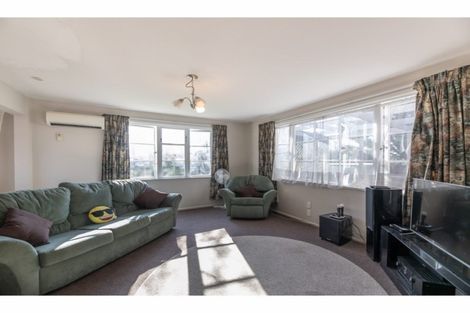 Photo of property in 13 Rowcliffe Crescent, Avonside, Christchurch, 8061