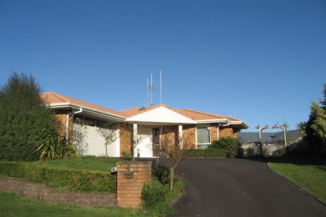 Photo of property in 4 Burleigh Place, Rototuna, Hamilton, 3210