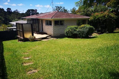 Photo of property in 2/4 Mahuta Grove, Northcote, Auckland, 0627
