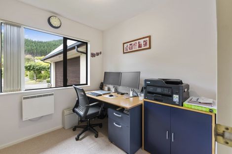 Photo of property in 7-9 Shotover Grove, Waikanae, 5036