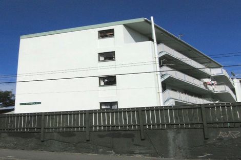 Photo of property in 1/52 Russell Terrace, Berhampore, Wellington, 6023