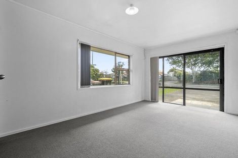 Photo of property in 1/215 Shirley Road, Papatoetoe, Auckland, 2025