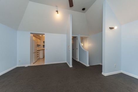 Photo of property in 10 Lawson Place, Mount Victoria, Wellington, 6011