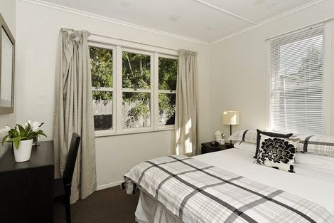 Photo of property in 17 Sheridan Drive, New Lynn, Auckland, 0600