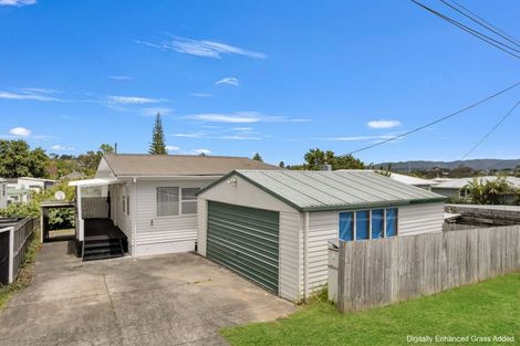 Photo of property in 18a Sylvan Crescent, Te Atatu South, Auckland, 0610
