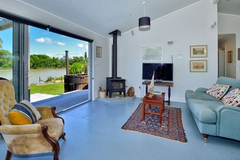 Photo of property in 14 Monkhouse Street, Tolaga Bay, 4077