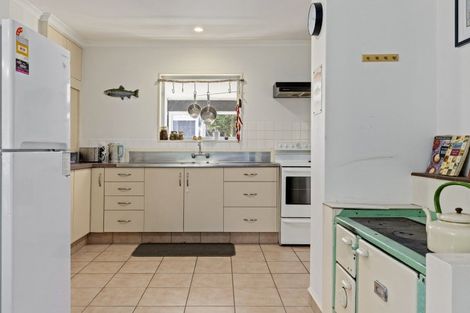 Photo of property in 39 Te Herekiekie Street, Turangi, 3334