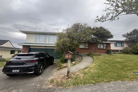 Photo of property in 17 Exploration Way, Whitby, Porirua, 5024