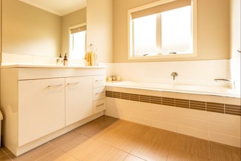 Photo of property in 14 Palliser Place, Poraiti, Napier, 4112