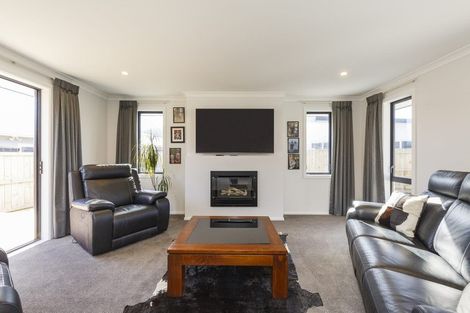 Photo of property in 22 Freedom Drive, Kelvin Grove, Palmerston North, 4414