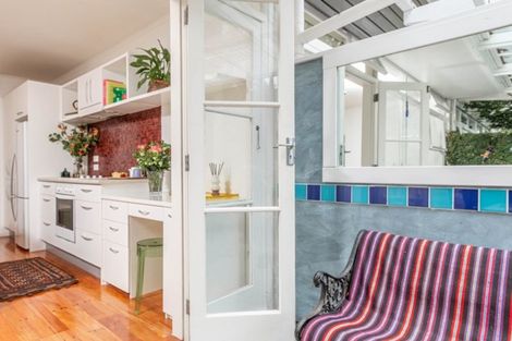 Photo of property in 2/1 Saratoga Avenue, Herne Bay, Auckland, 1011