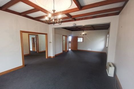 Photo of property in 18 Waiohua Road, Greenlane, Auckland, 1061