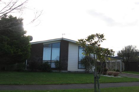 Photo of property in 17 Paradise Place, Milson, Palmerston North, 4414
