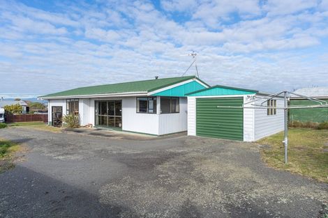 Photo of property in 6 Warren Street, Foxton Beach, Foxton, 4815