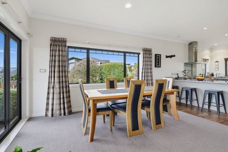 Photo of property in 71 Ruapehu Drive, Fitzherbert, Palmerston North, 4410
