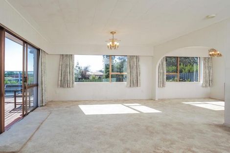 Photo of property in 2/3 Cezanne Place, New Lynn, Auckland, 0600