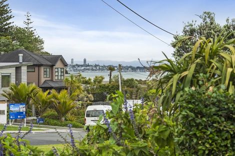 Photo of property in 1/42 Kawerau Avenue, Devonport, Auckland, 0624