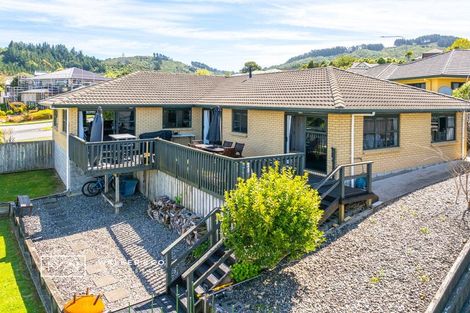 Photo of property in 16 Kirton Drive, Riverstone Terraces, Upper Hutt, 5018