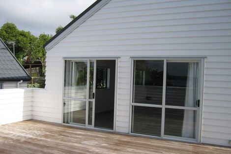 Photo of property in 121a Hobsonville Road, West Harbour, Auckland, 0618